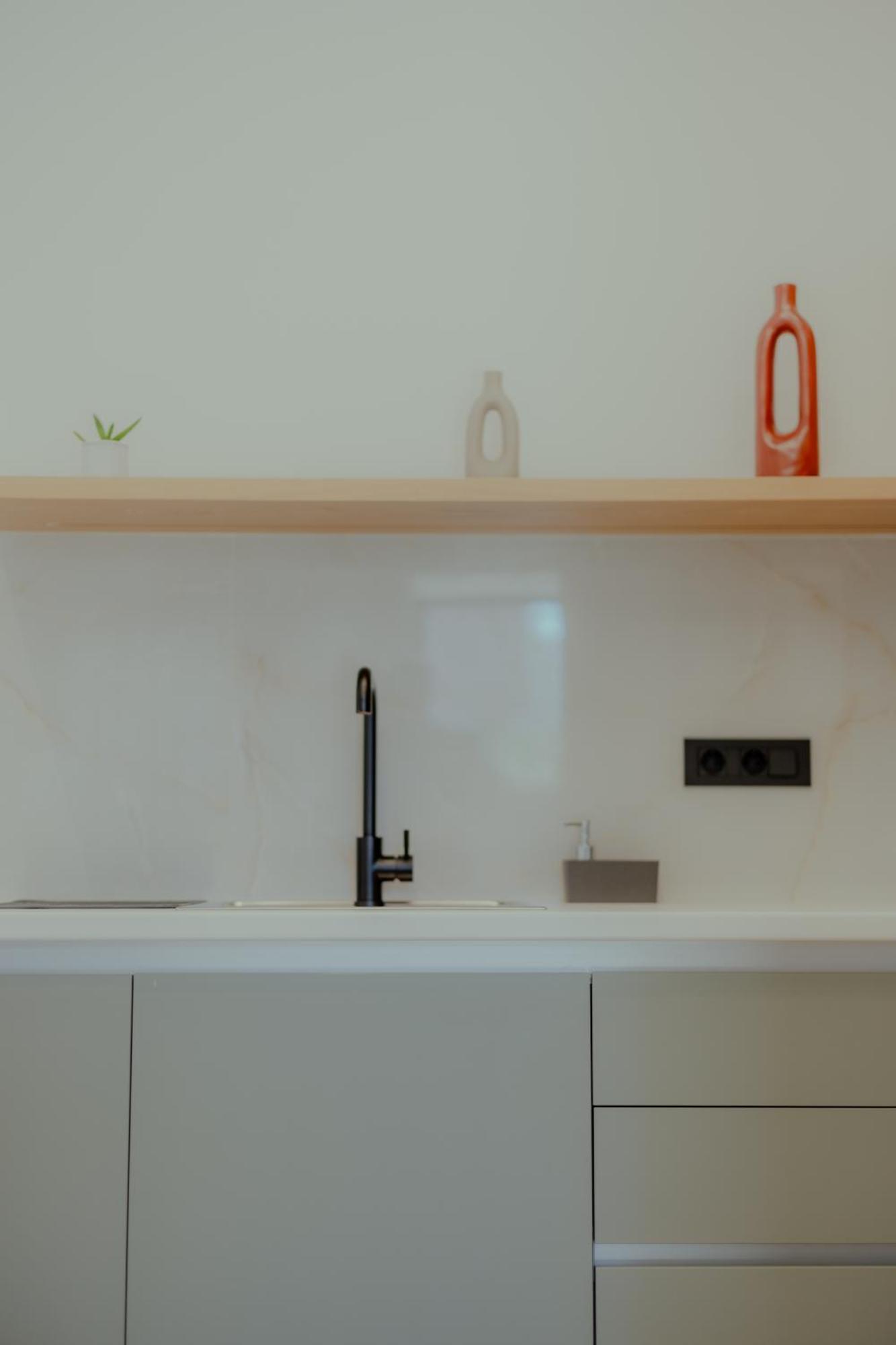 Niama Luxury Apartments نافبليو المظهر الخارجي الصورة