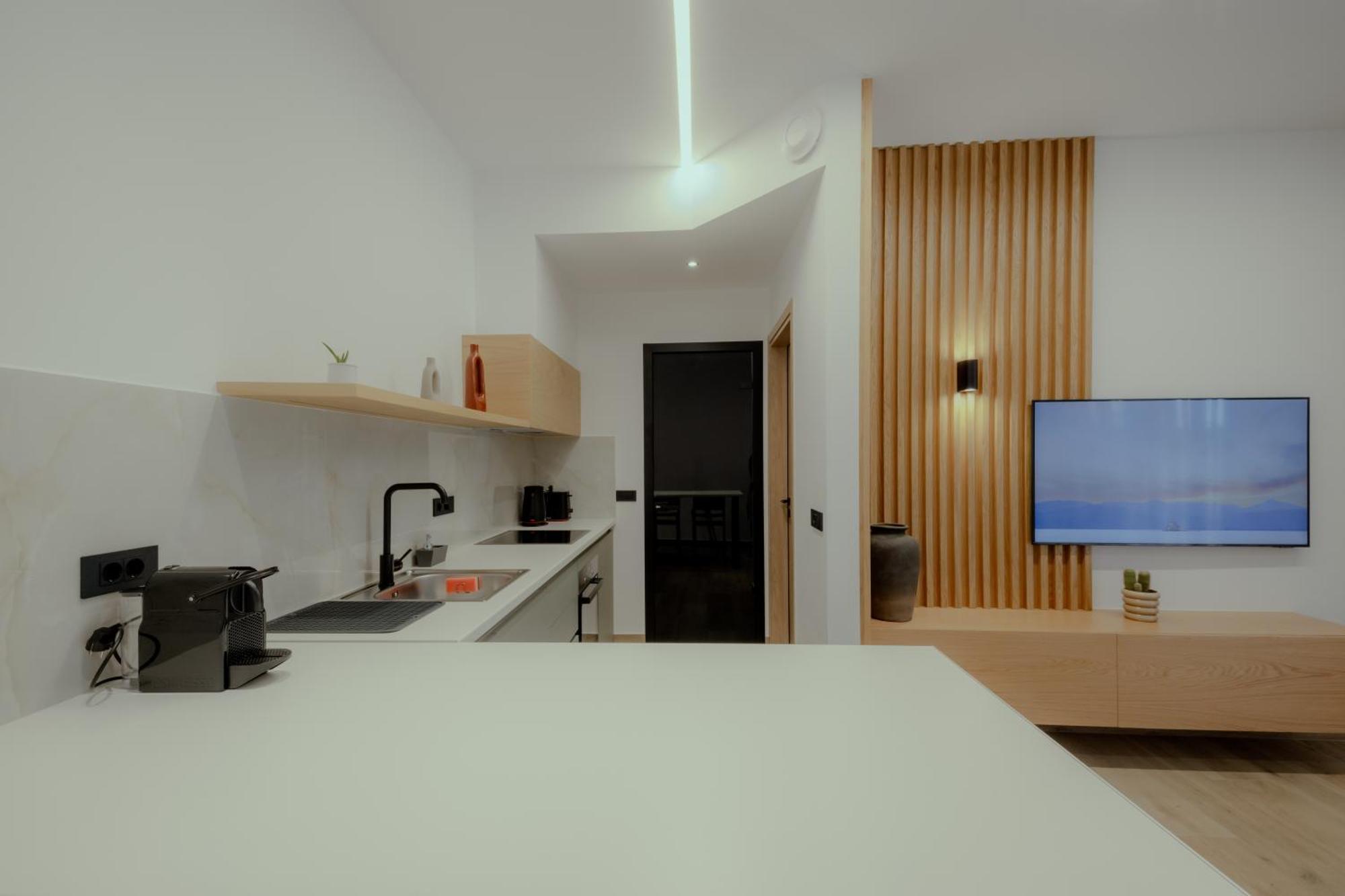 Niama Luxury Apartments نافبليو المظهر الخارجي الصورة